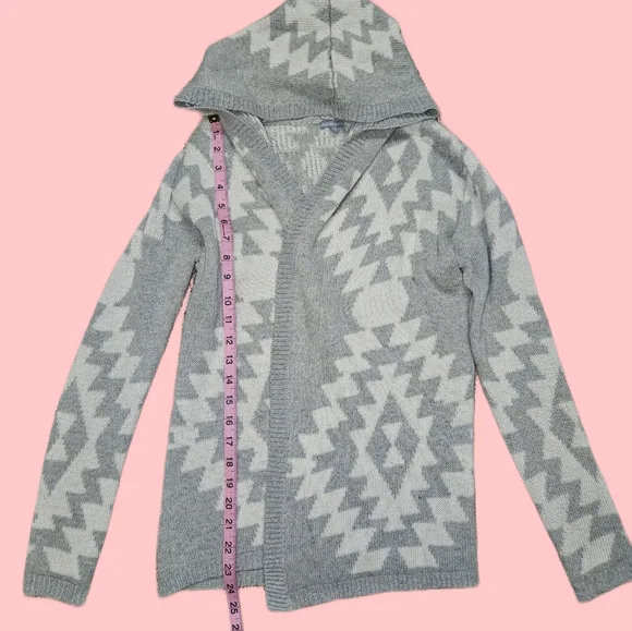 NWOT Patterned Cardigan - Picture 9 of 9